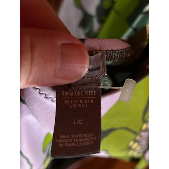 Aerie American Eagle Women’s Swimsuit One Piece, Hibiscus Flower large - Picture 4 of 4